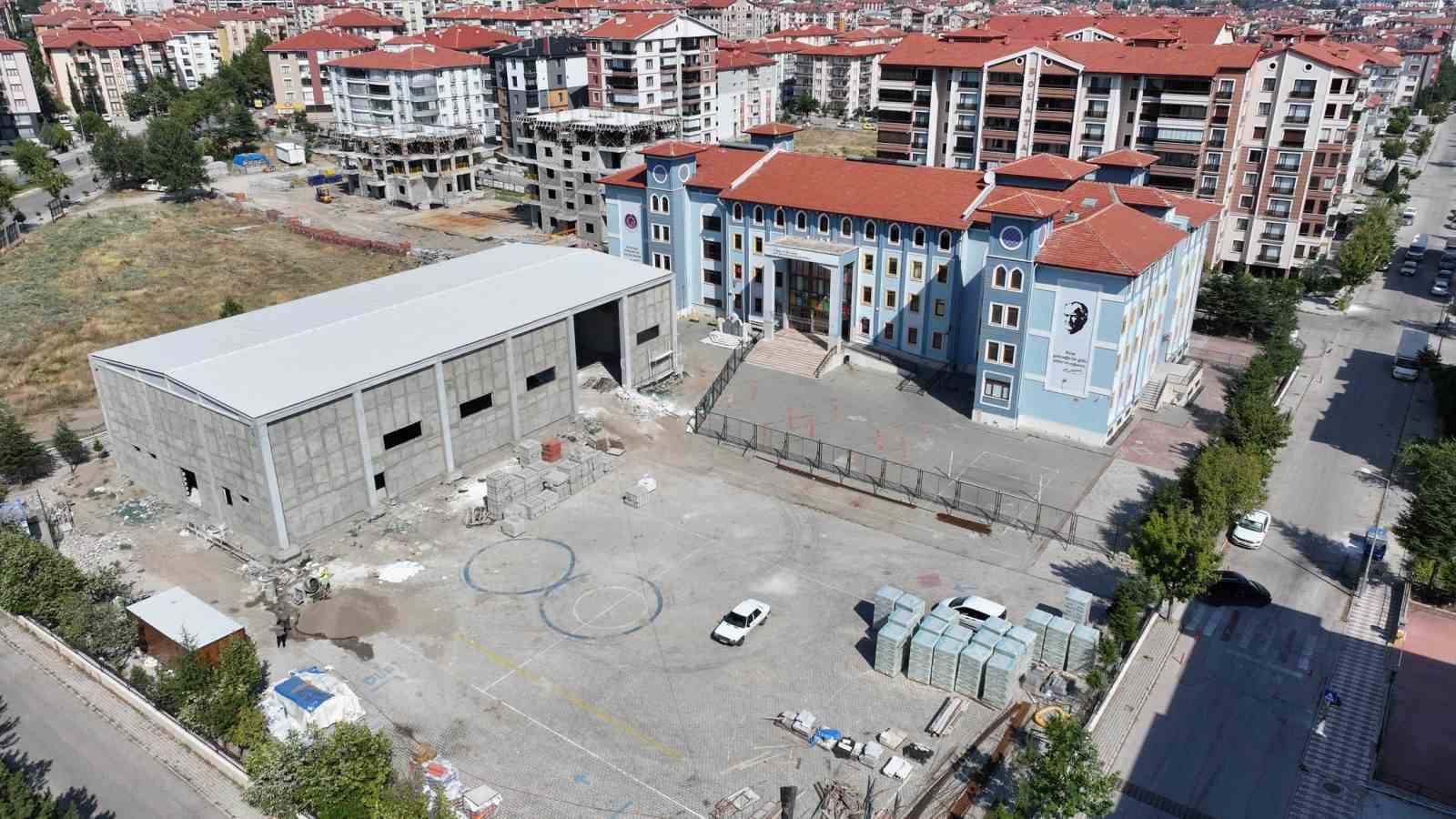 ito-sehit-mustafa-gozutok-ortaokulu-na-kapali-spor-salonu-kazandiriliyor