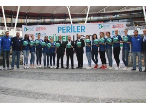 Süper Lig’e Yükselen İzmit Belediyespor Kadın Basketbol Takımı Oyuncularını Tanıttı