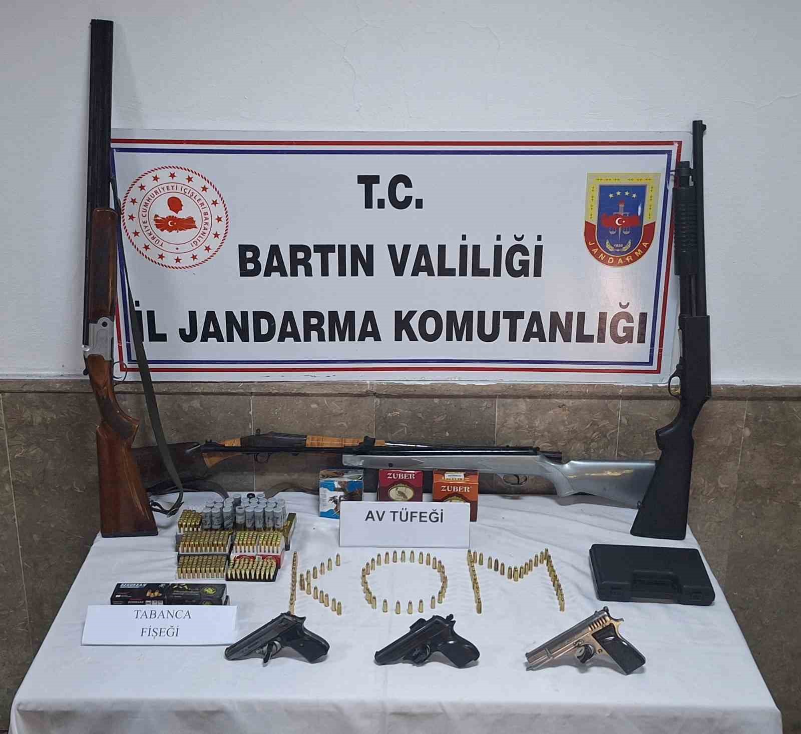bartin-merkezli-dev-operasyon-es-zamanli-30-adrese-baskin-yapildi-26-kisi-gozaltina-alindi