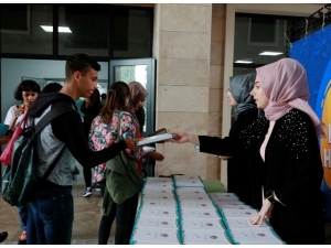 Körfez Kampüsü’nde Eğitim Gören Öğrencilere Broşür Dağıtıldı