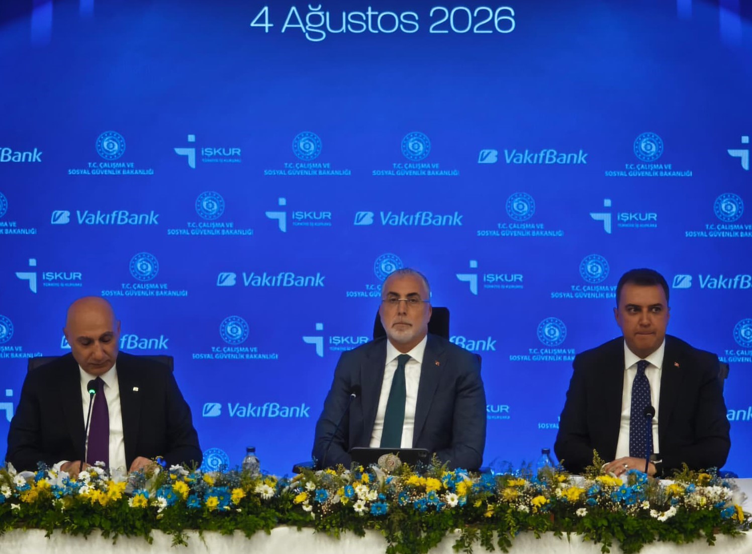 bakan-isikhan-kadin-ve-genclerimizin-ihtiyaclarina-daha-etkin-cozumler-sunmayi-hedefliyoruz
