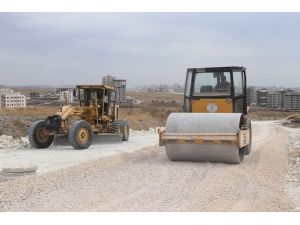 Karaköprü’de Yol Yapım Çalışmaları Devam Ediyor