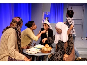 Adt "Kadın Sığınağı" İle Sezonu Açtı