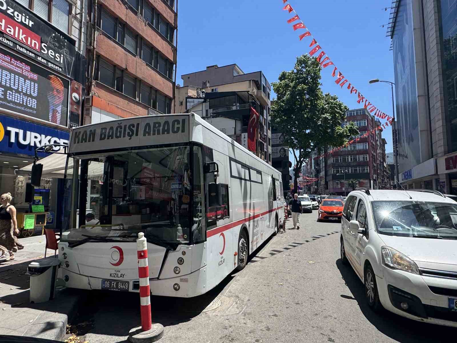 kizilay-dan-kan-bagisi