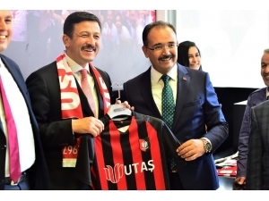 Genel Başkan Yardımcısı Ve Ar-ge Başkanı Hamza Dağ Uşak’ta