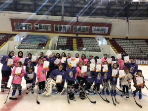 Dünya Kızları Buz Hokeyi Günü Kutlandı