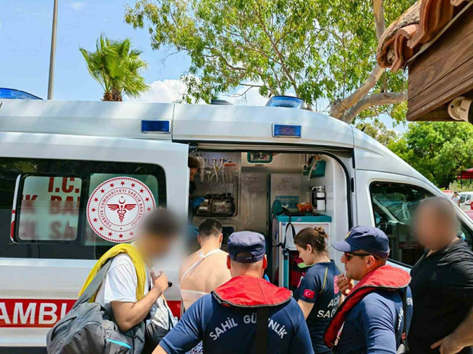 marmaris-ve-fethiye-de-teknelerde-yaralanan-2-kisiye-sahil-guvenlikten-tibbi-tahliye