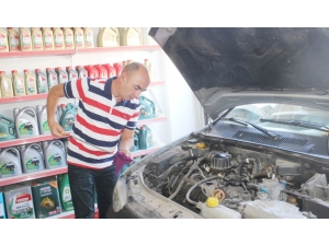 Dolara İnat Zam Yapmıyor