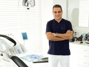 Esmer Tenlilerde Diş Eti Rengine Dikkat