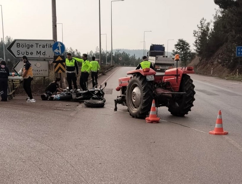karabuk-te-motosiklet-ile-traktor-carpisti-2-yarali
