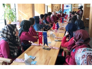 Ab Bilgi Merkezi’nden, “Edebiyat” Konulu Söyleşi