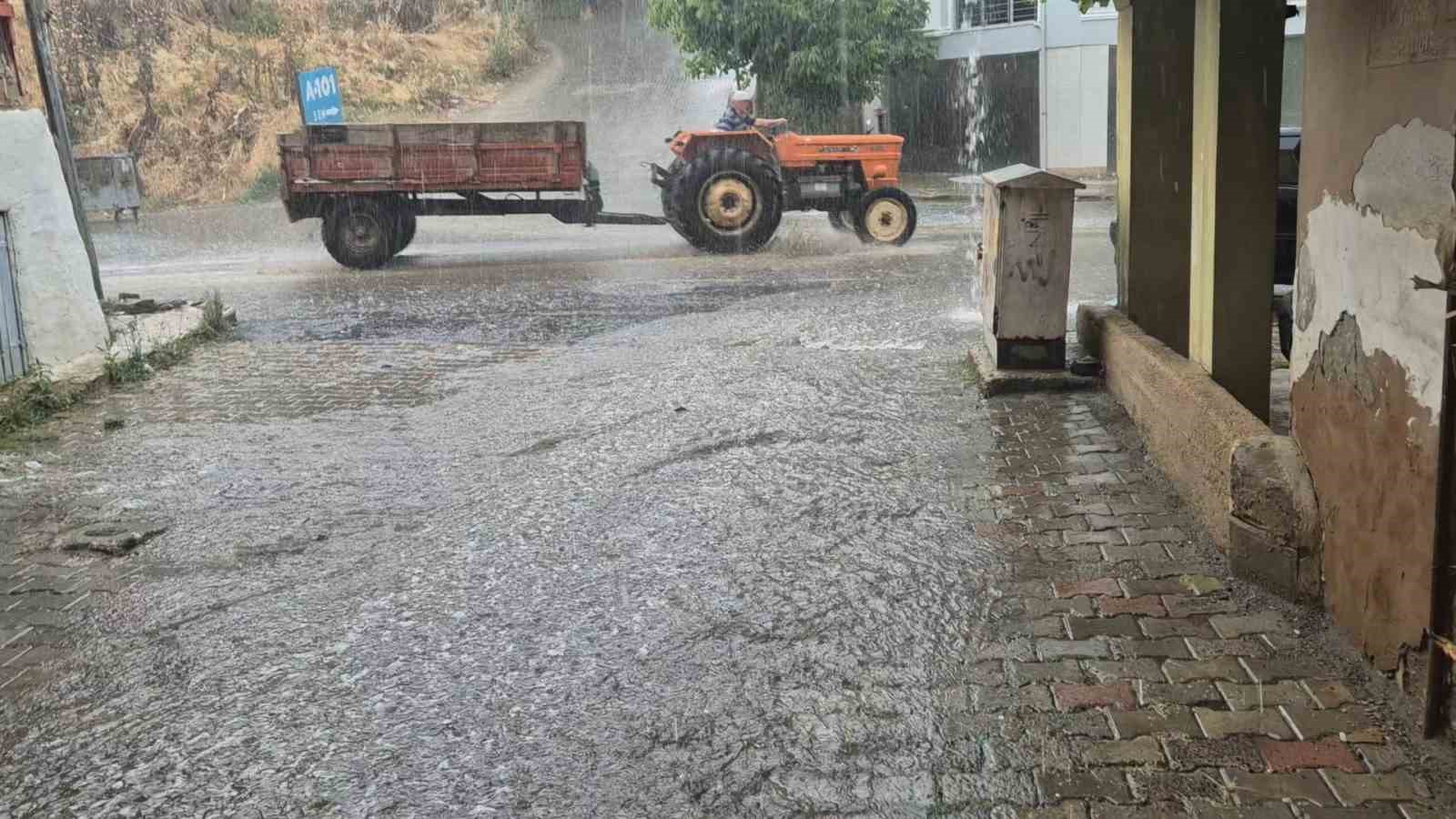 yaz-ortasinda-saganak-surprizi-tekirdag-da-yollar-gole-dondu