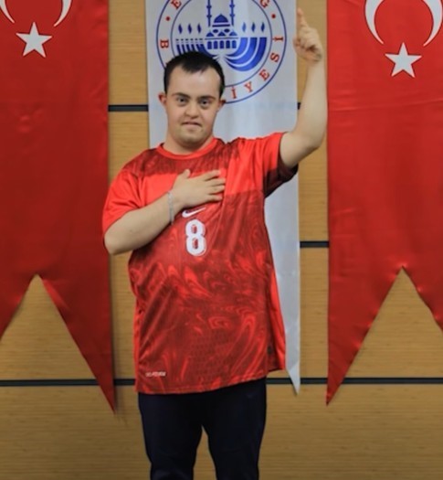 elazig-da-engelli-bireylerden-millilere-tam-destek
