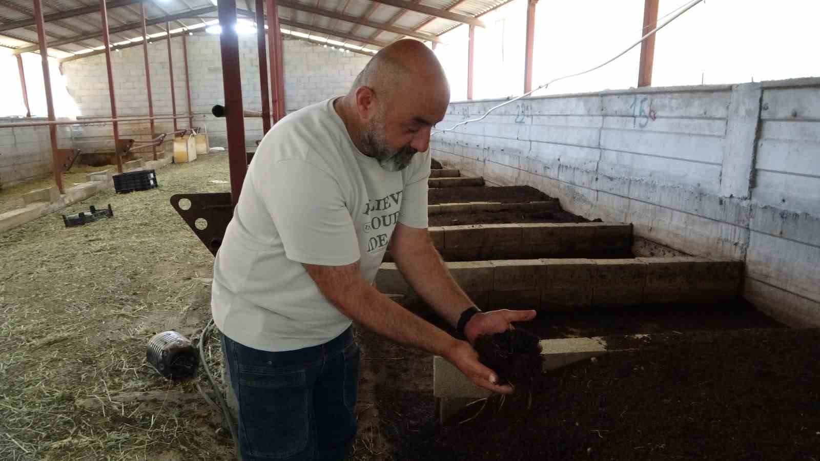 bahcesinde-urettigi-solucan-gubresi-gelir-kaynagi-oldu