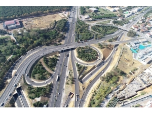 Çayırova Kavşağı Yeşilleniyor