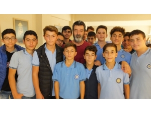 Oyuncu İğdigül Hayvan Haklarını Anlatabilmek İçin 100 Bin Kilometre Yol Kat Eti