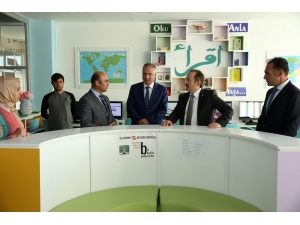 Vali Pehlivan 15 Temmuz İmam Hatip Ortaokulu’nu Ziyaret Etti