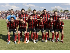 Utaş Uşakspor Evinde Lideri Ağırlıyor
