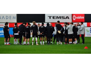 Beşiktaş, Göztepe Maçı Hazırlıklarını Sürdürdü