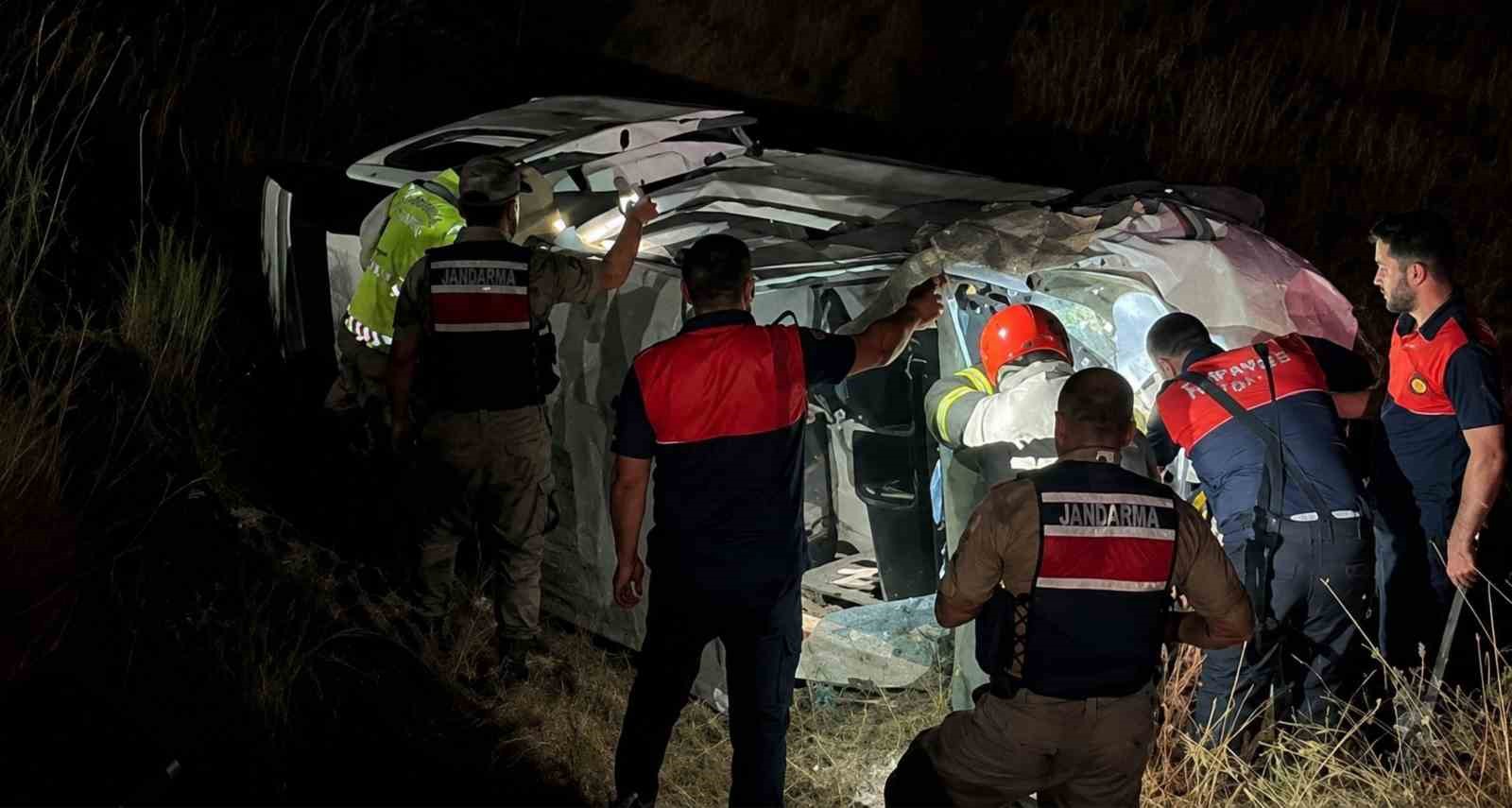 bitlis-te-trafik-kazasi-4-yarali