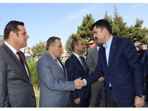 Bakan Kurum: “Dimdik Ayaktayız”