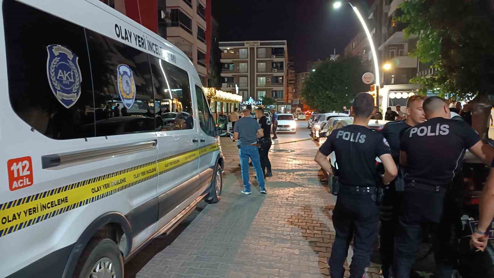 batman-da-silahli-saldiri-kursunlar-park-halindeki-araca-isabet-etti
