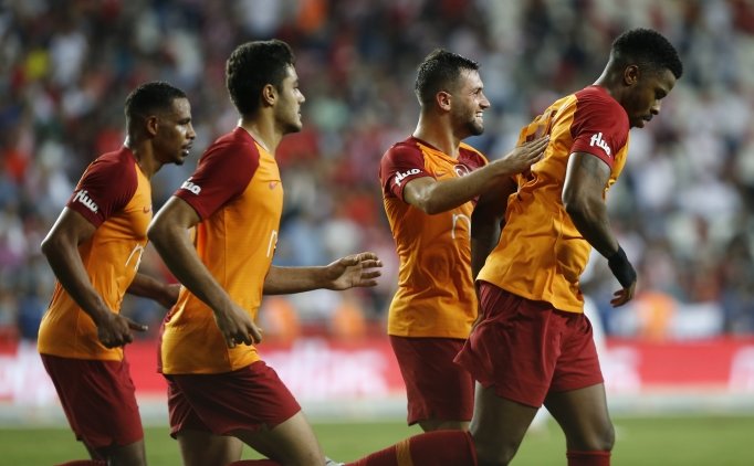 Süper Lig'de Ilk 8 Haftaya Galatasaray Damga Vurdu