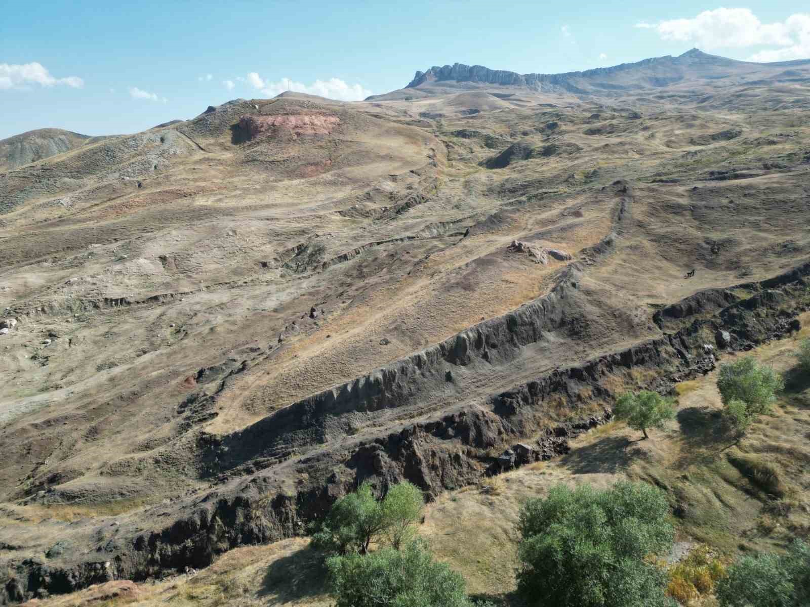 agri-da-nuh-un-gemisi-arastirmasinda-3-kat-fazla-organik-madde-bulundu