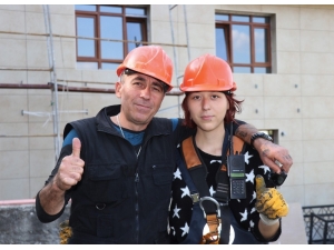 İnşaatta Çalışan Aybüke, Mesleğin Cinsiyeti Olmaz Dedirtti