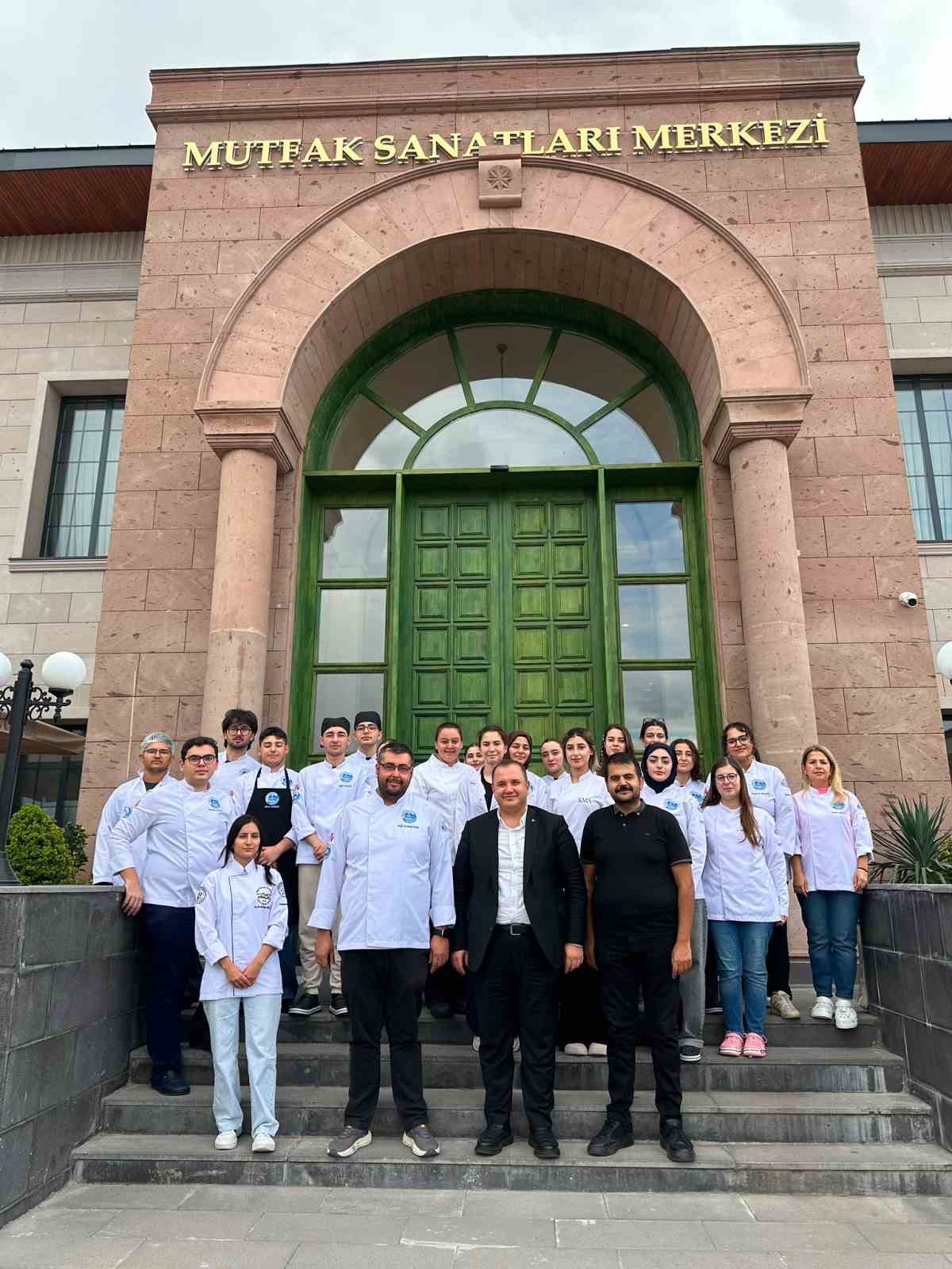 kayseri-mutfak-akademisi-nde-universite-ogrencilerine-uygulamali-gastronomi-egitimi