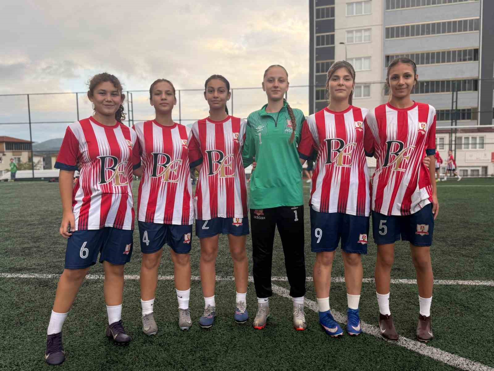 bilecik-kiz-koleji-oyunculari-kocaelispor-transfer-oldu