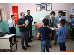 Eyyübiye’de Öğrencilere Ayakkabı Dağıtıldı