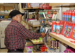 Kocaeli’de Kırtasiye Yardımları Başladı