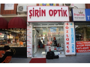 Komek Sertifikasıyla Optik Dükkanı Açtı