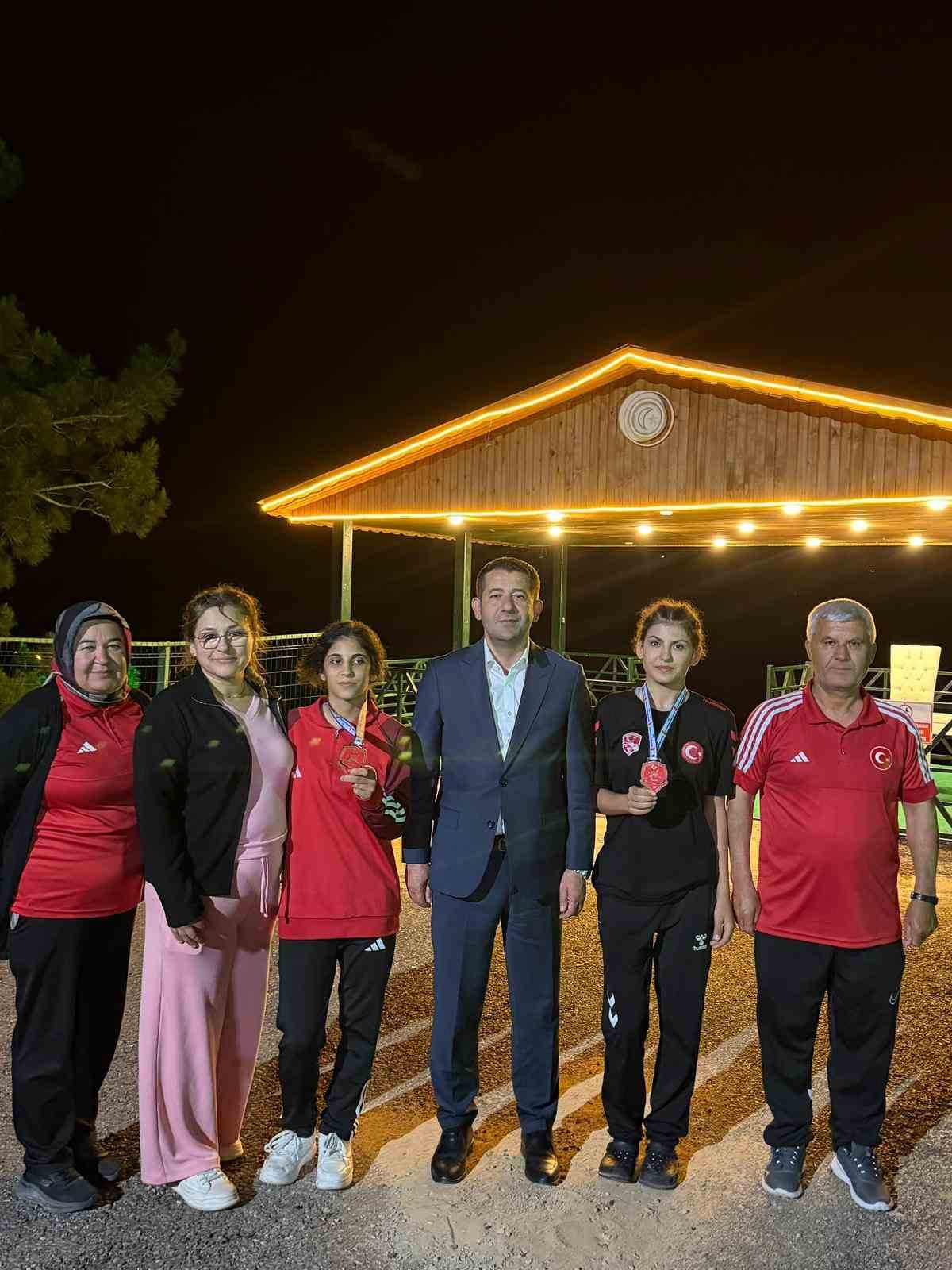 genc-guresciler-feke-nin-gururu-oldu