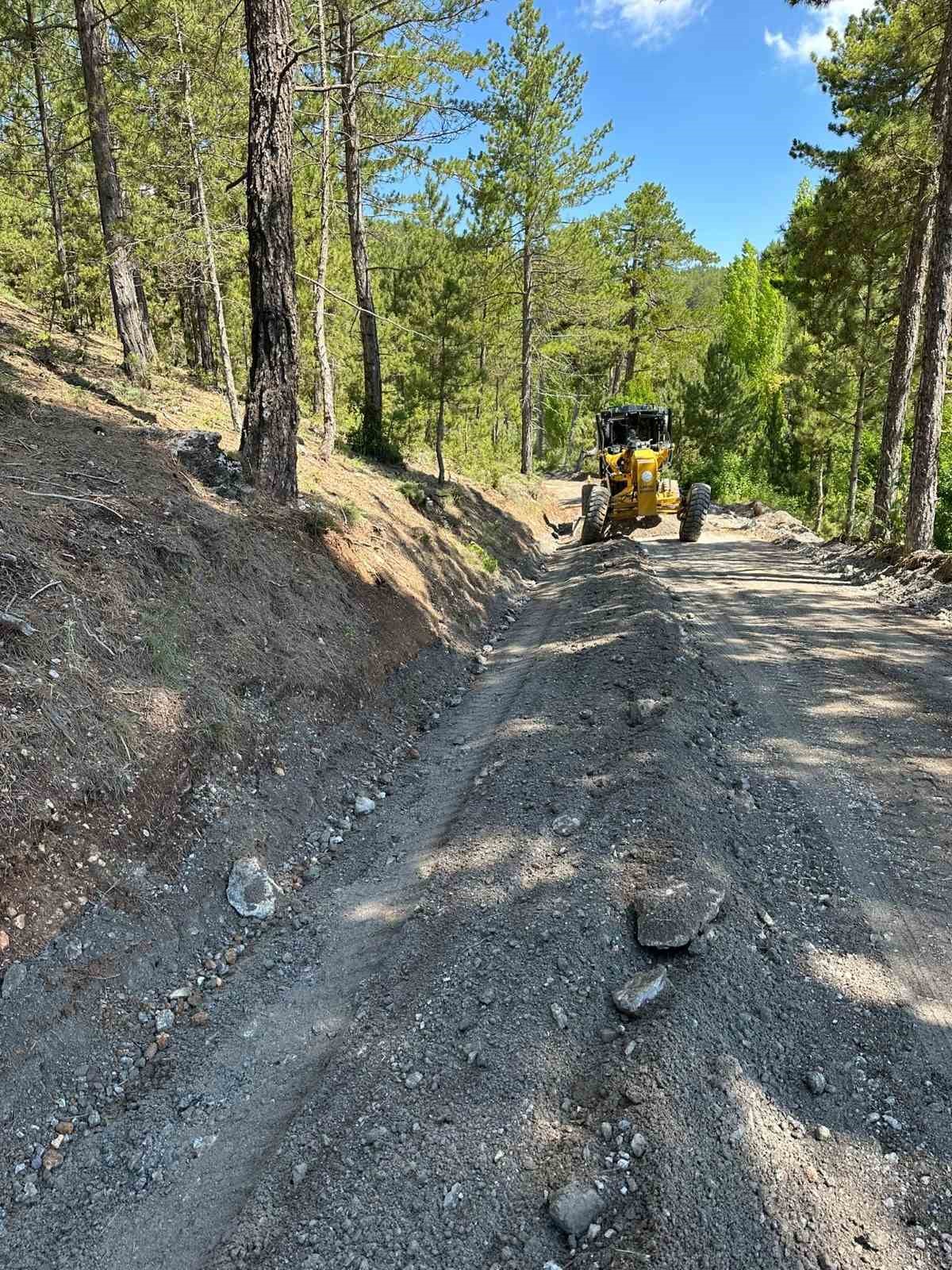cameli-yaylapinar-mahallesi-nde-asfalt-oncesi-hazirliklar-devam-ediyor