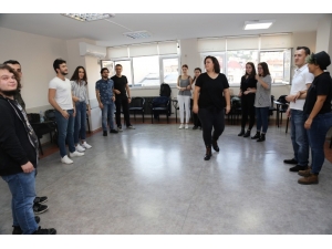 Ko-mek Drama Kursuna İlgi Büyük