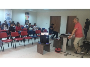 Siirt’te Hakemlere Seminer Verildi