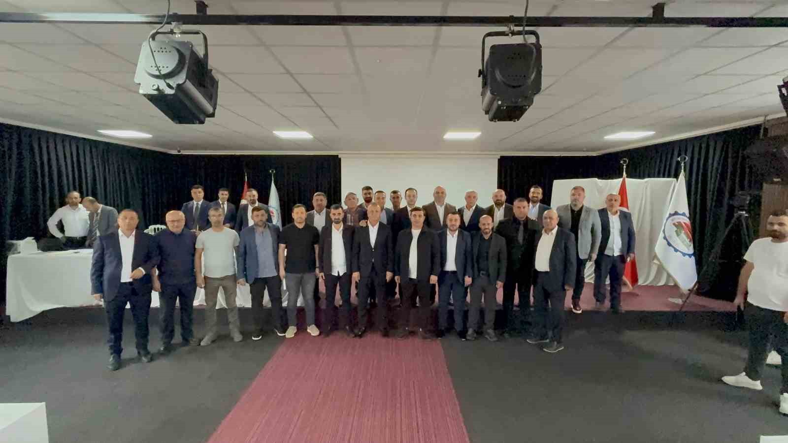 bitlis-osb-de-yeni-donem-icin-kurul-uyeleri-belirlendi