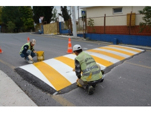 Kartepe’de Boyama Çalışmaları Sürüyor
