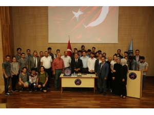 Üniversitede İdeal Gençlik Söyleşisi