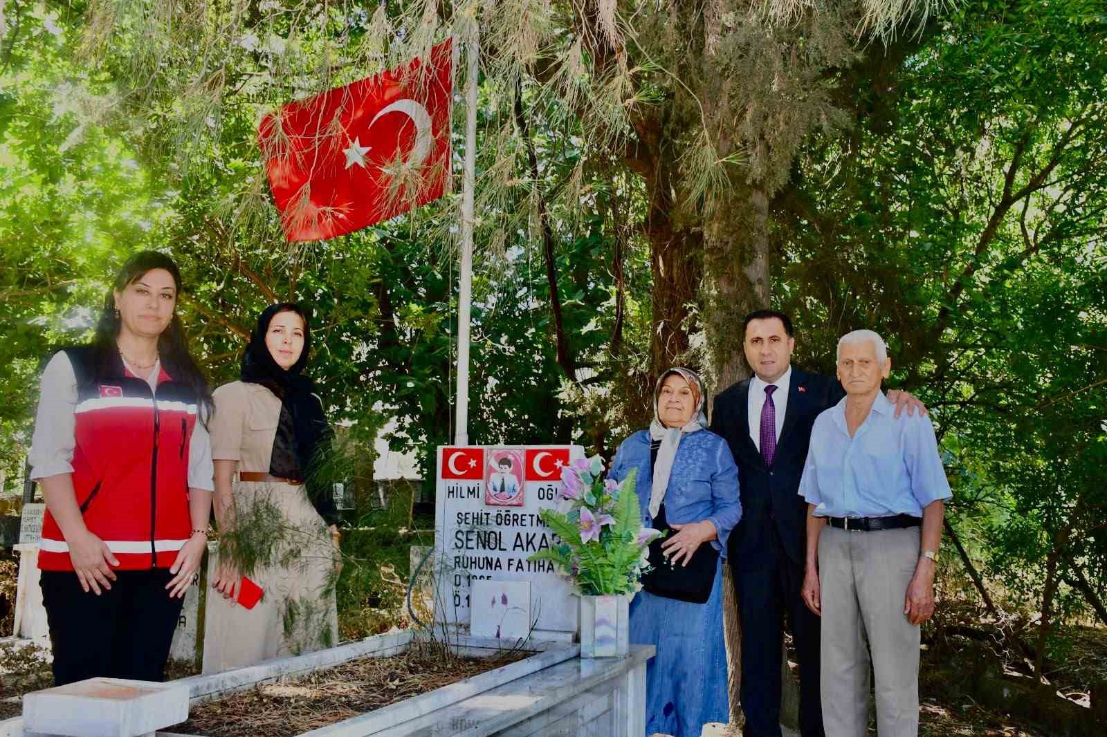 aydin-da-sehit-ogretmenin-ailesine-anlamli-vefa
