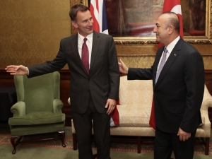 Bakan Çavuşoğlu, İngiltere Dışişleri Bakanı Hunt İle Görüştü