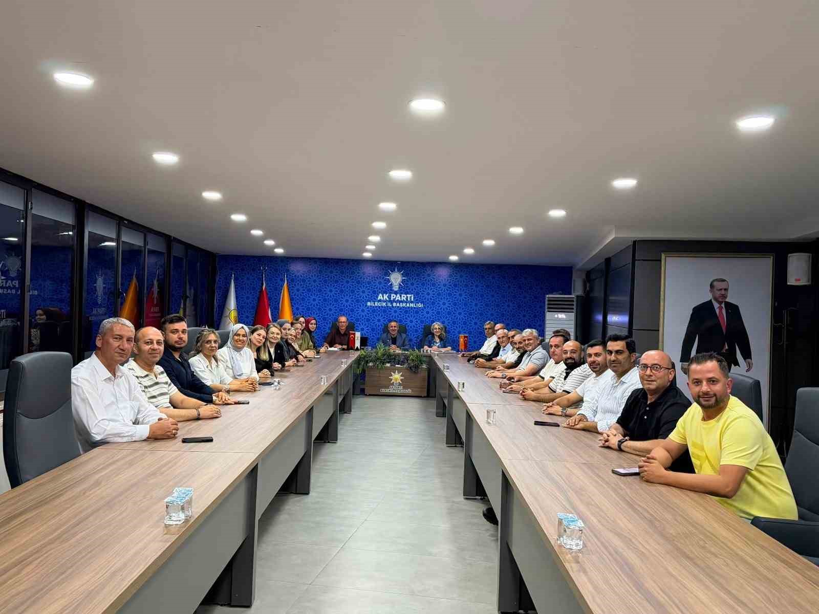 15-temmuz-hazirliklari-ak-parti-de-masaya-yatirildi