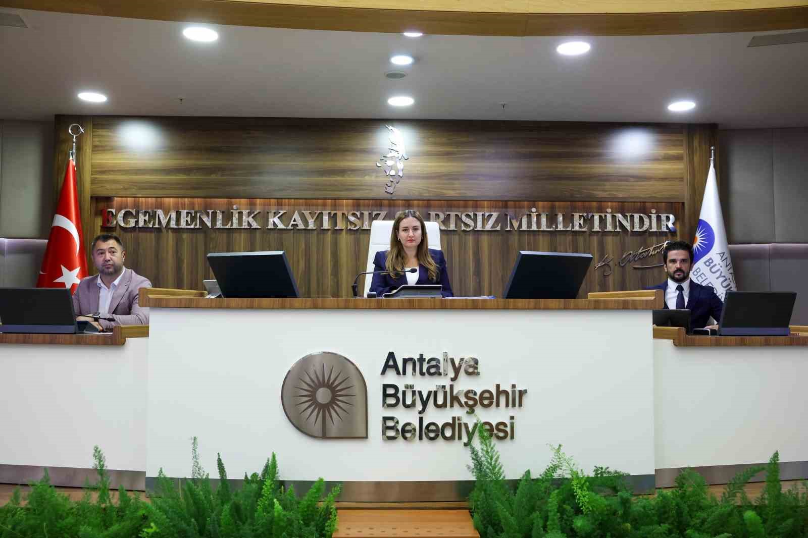 buyuksehir-den-antalyaspor-a-52-milyon-tl-lik-destek