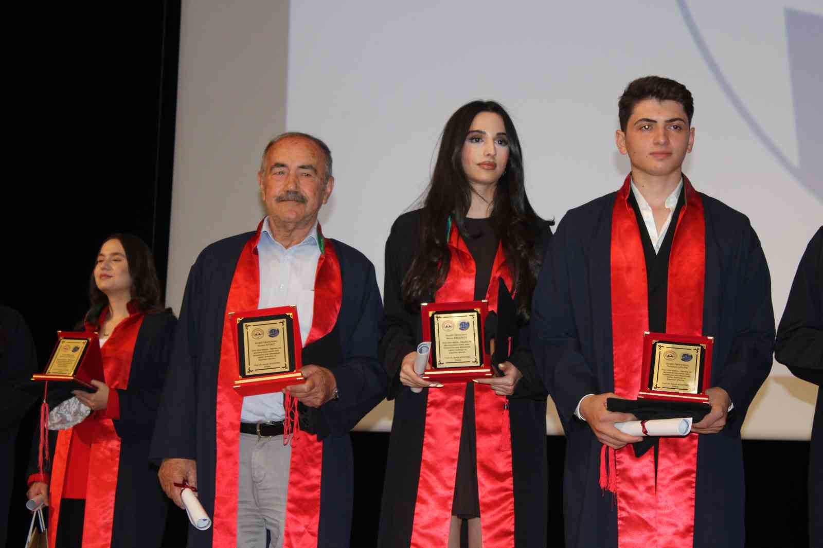 79-yasinda-avukat-oldu