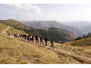 Gümüşhaneli Dağcılardan Sonbahar Yürüyüşü