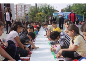 Bin 200 Öğrenci Hayallerini Resmetti