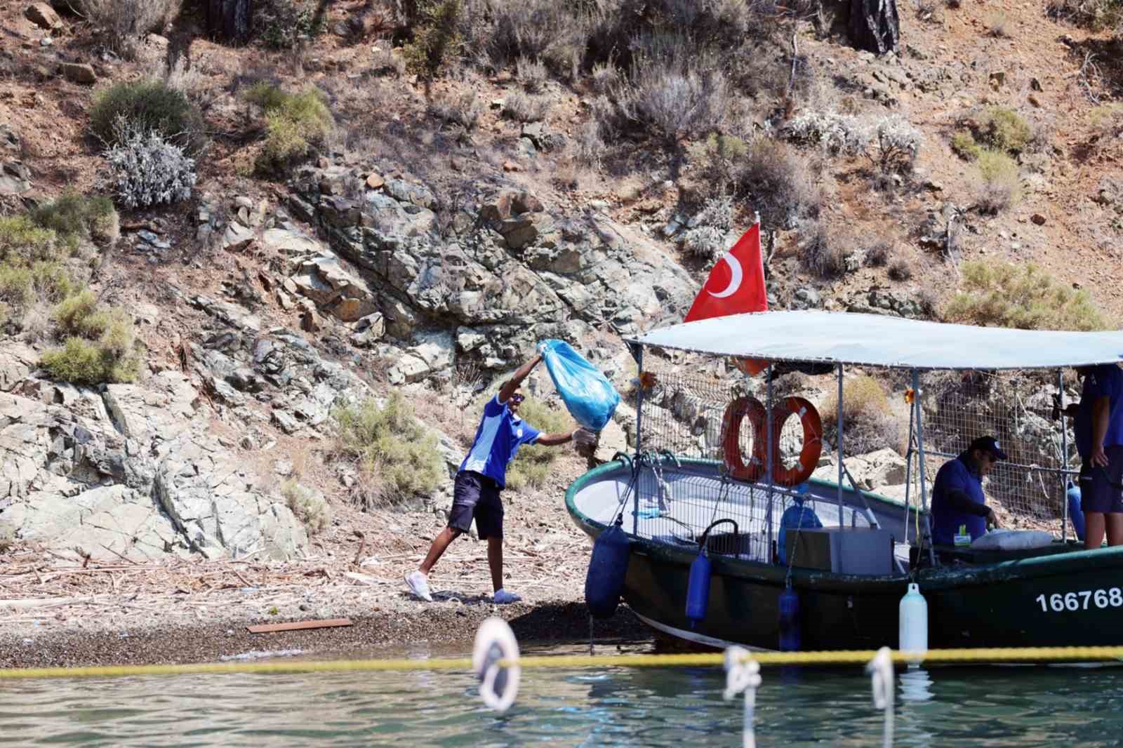 yesil-ile-mavinin-bulustugu-koylardan-11-yilda-306-ton-cop-toplandi