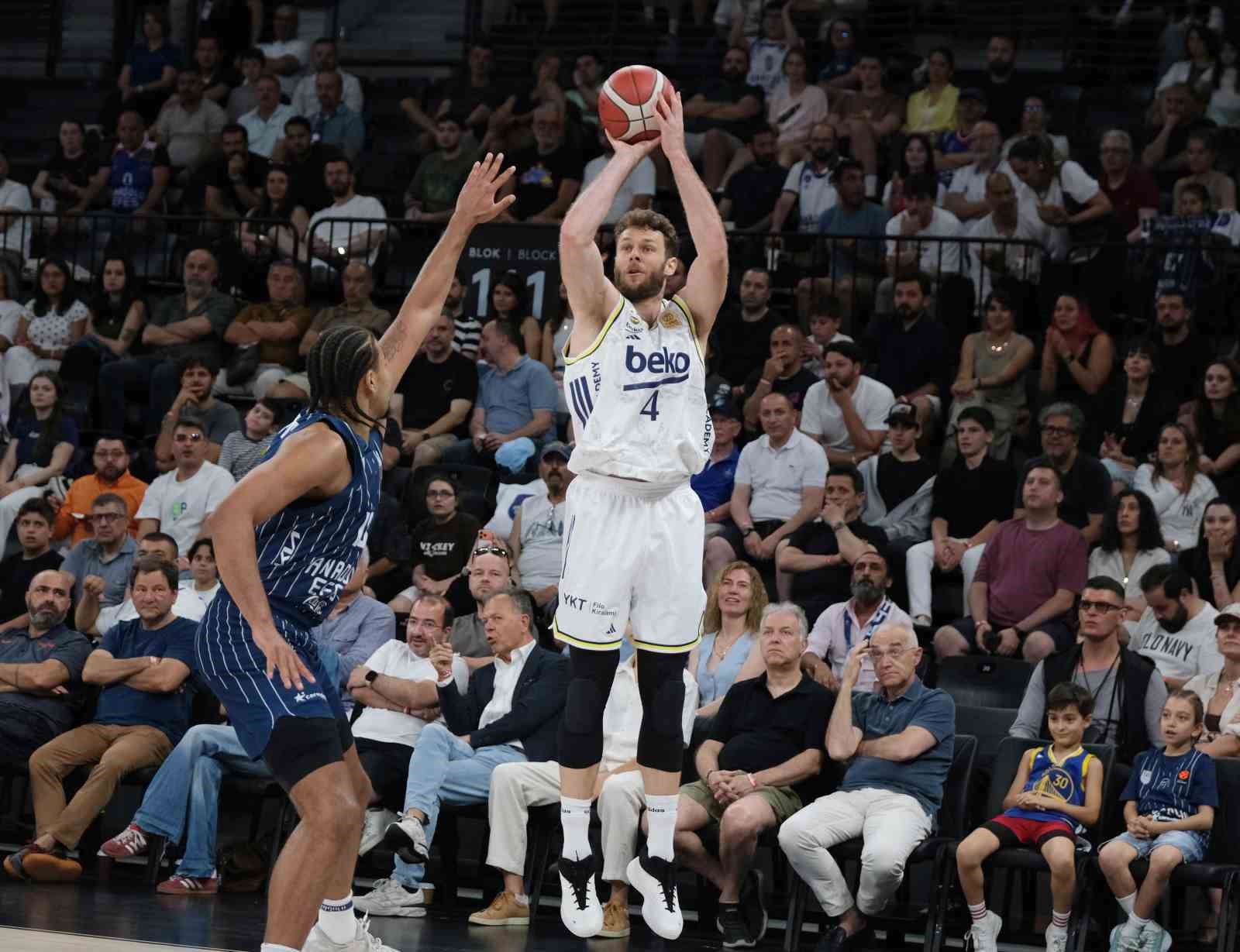 fenerbahce-beko-finalde